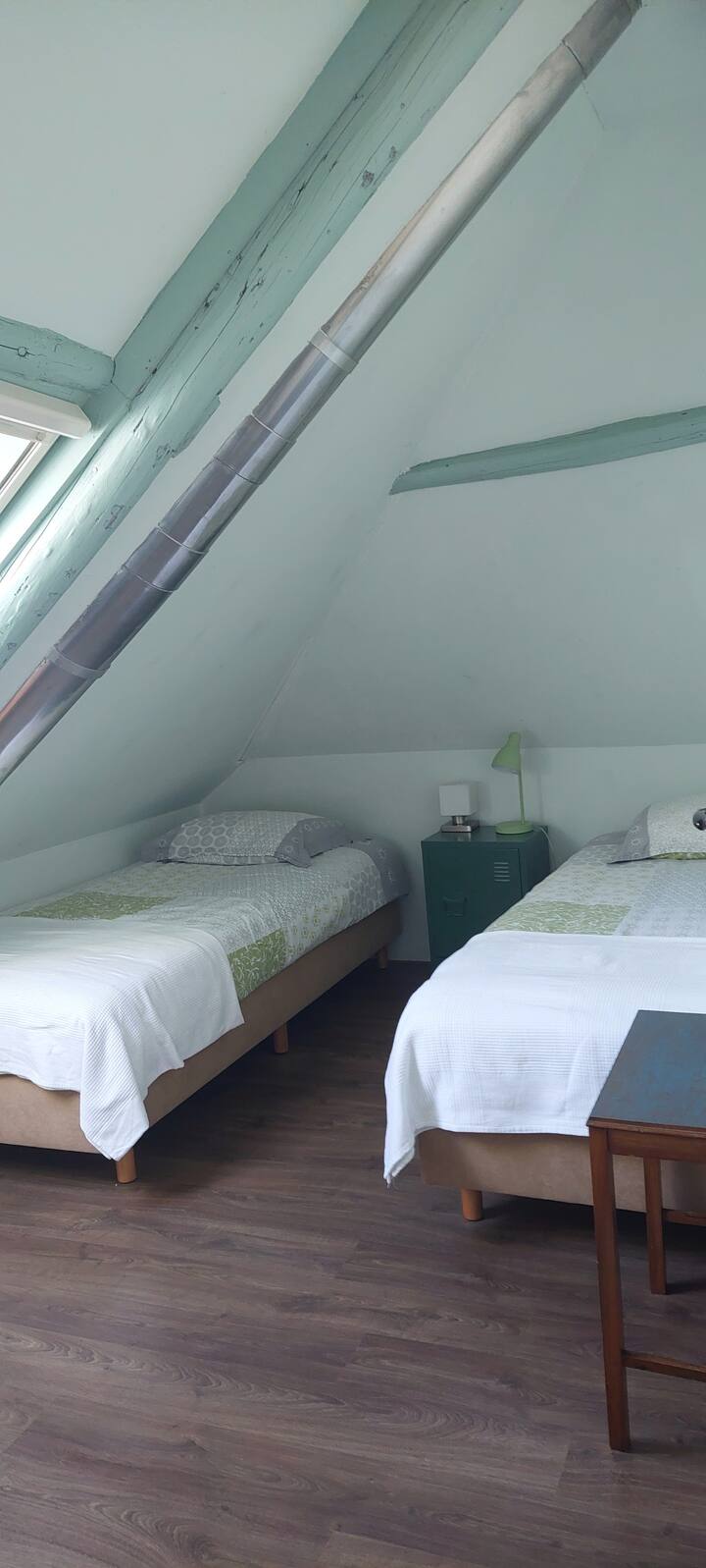 საძინებელი 1