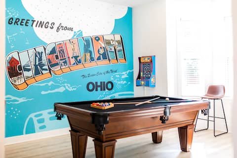 Successful Airbnb property: NEW! Pool, Hot tub, Firepit, Game Room, 8 min 2 DT in Evanston