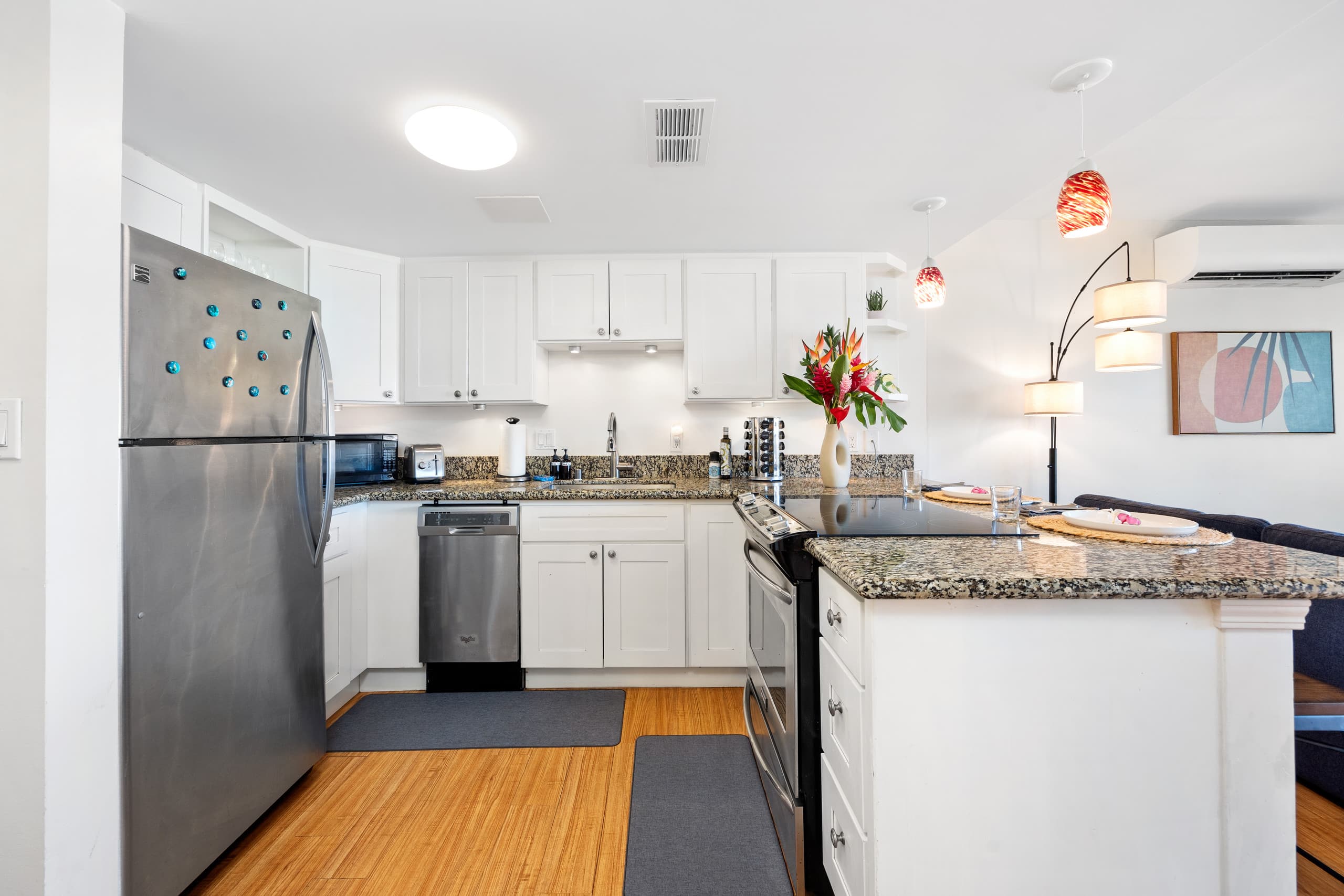 Hotel in Honolulu · ★4.88 · 1 bedroom · 3 beds · 1 private bath - Image 3