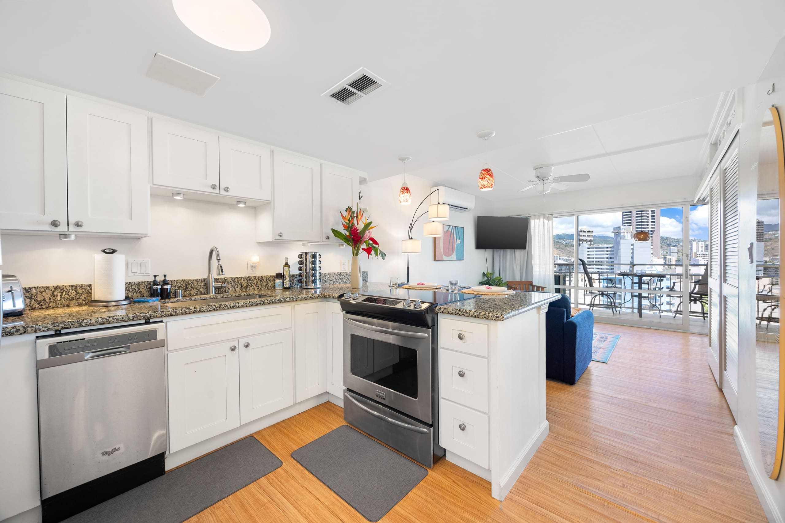 Hotel in Honolulu · ★4.88 · 1 bedroom · 3 beds · 1 private bath - Image 14