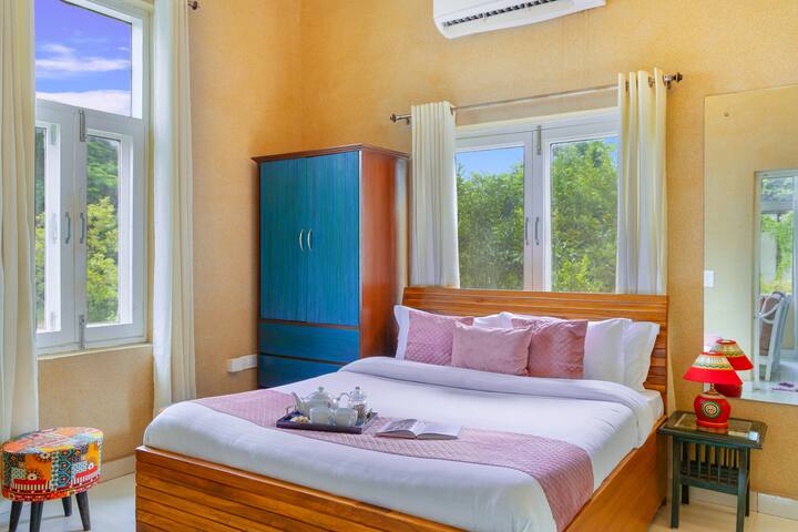 ELIVAAS Raha 2bhk VK · เหมาะสำหรับสัตว์เลี้ยง พักผ่อนพร้อมสวน สระว่ายน้ำรวม