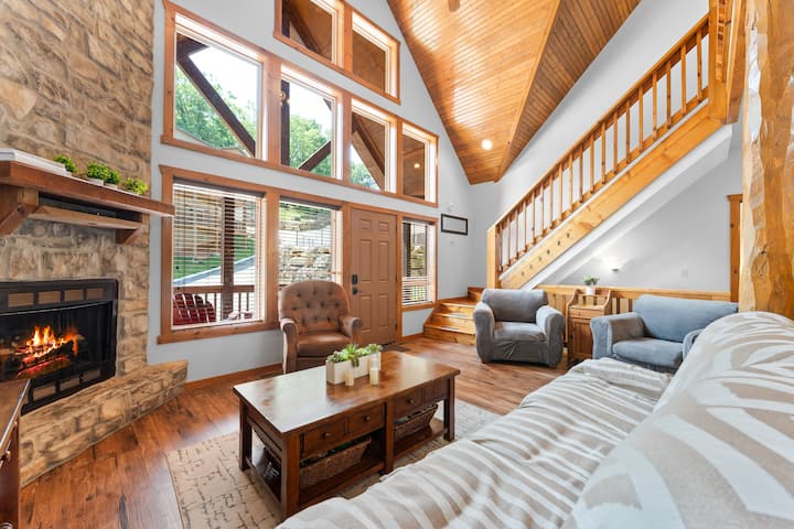 3 Min Sdc · 6 Ensuites · Game Rm · Clubhouse Pools - Branson, MO