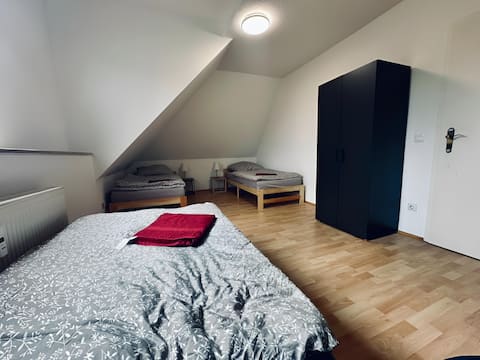 H&S Host & Sleep Emsdetten II – Large & Quiet