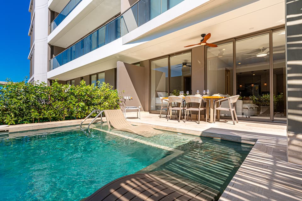Top-earning Airbnb listing in Manzanillo del Mar, 2 bedrooms