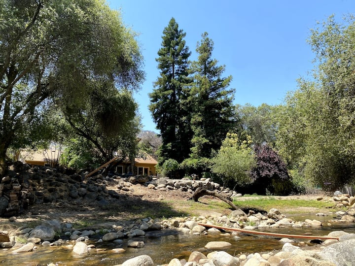 Spacious Riverfront Home - Three Rivers