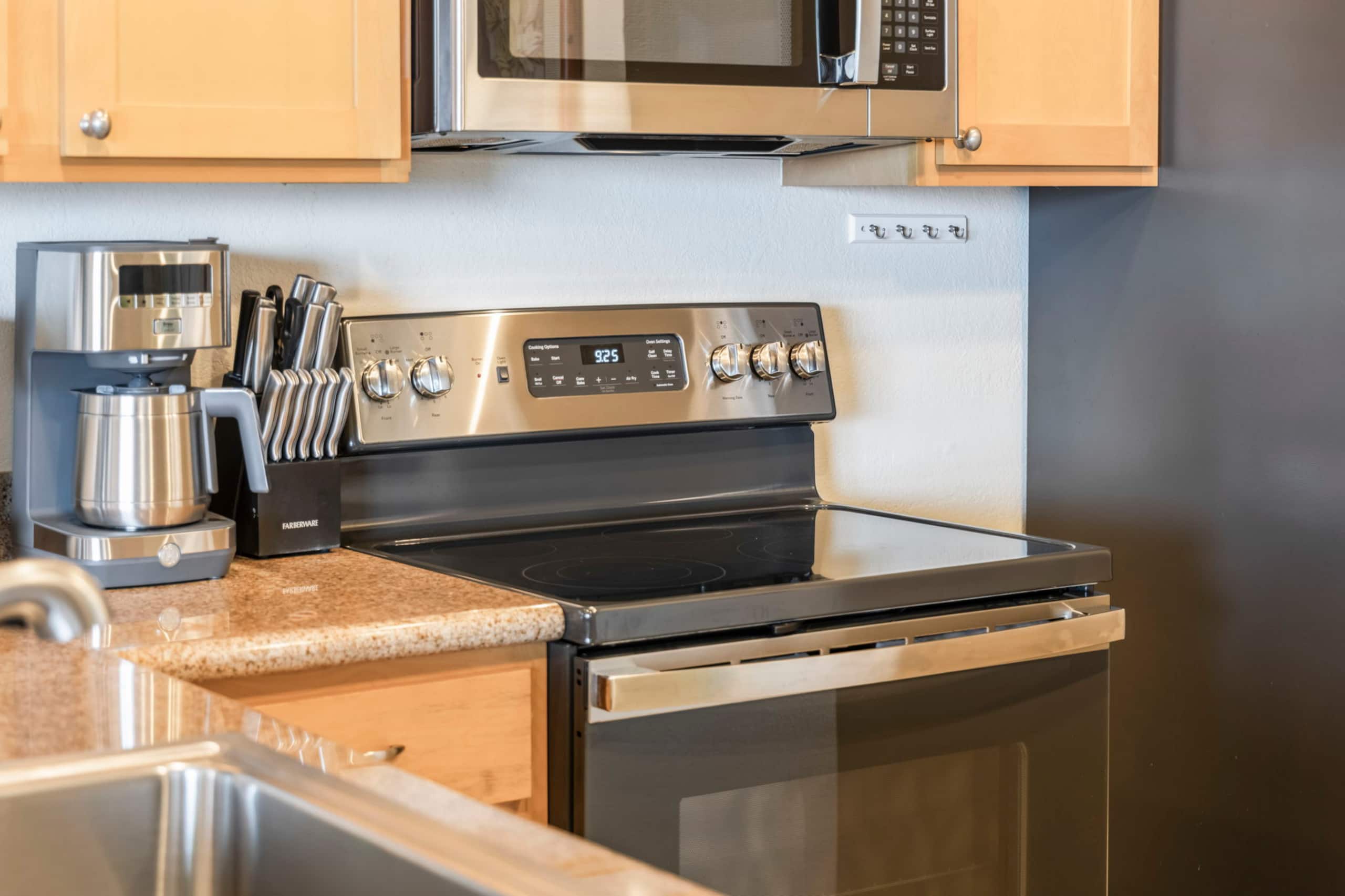 Condo in Lahaina · ★5.0 · 1 bedroom · 2 beds · 1 private bath - Image 12