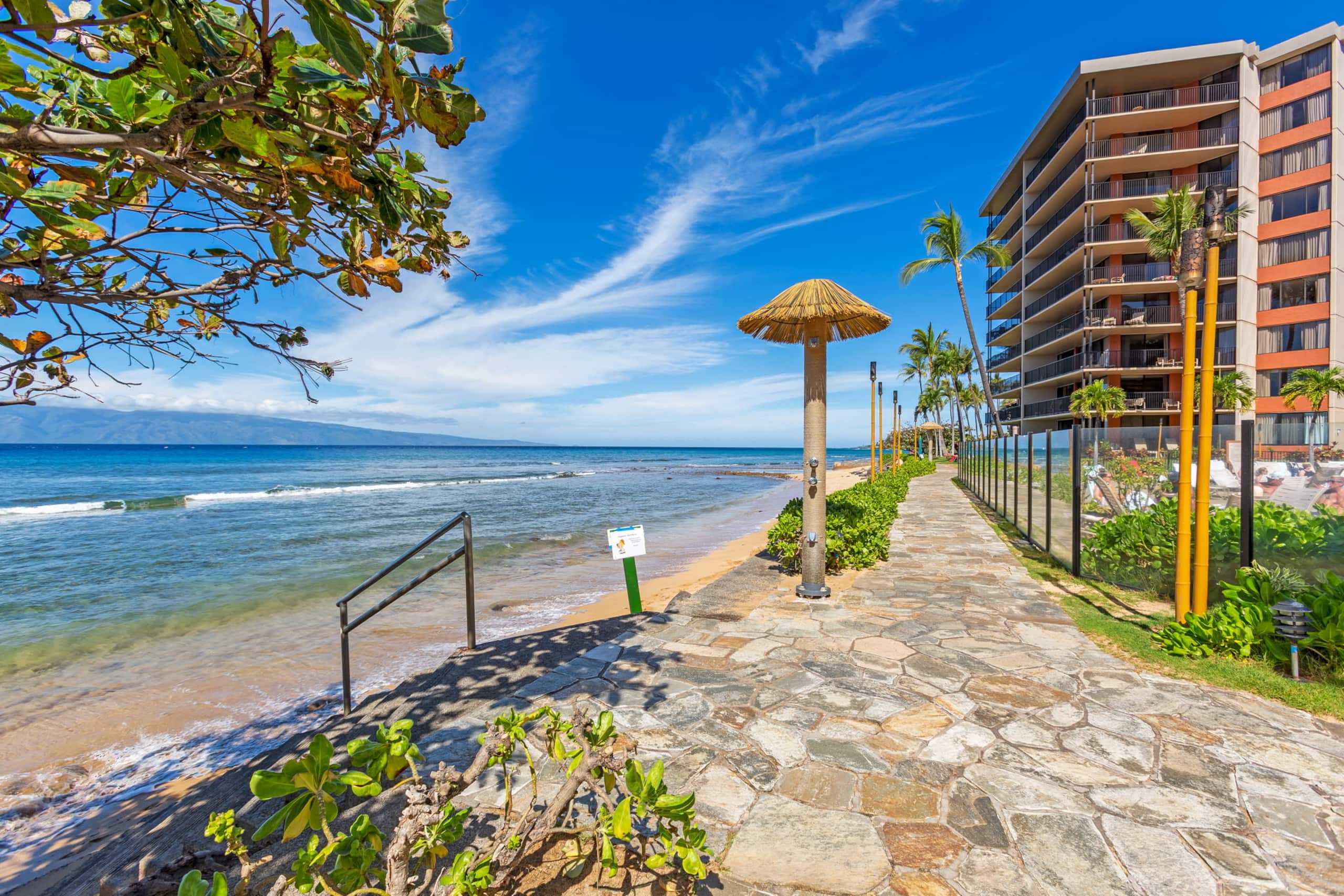 Condo in Lahaina · ★5.0 · 1 bedroom · 2 beds · 1 private bath - Image 38