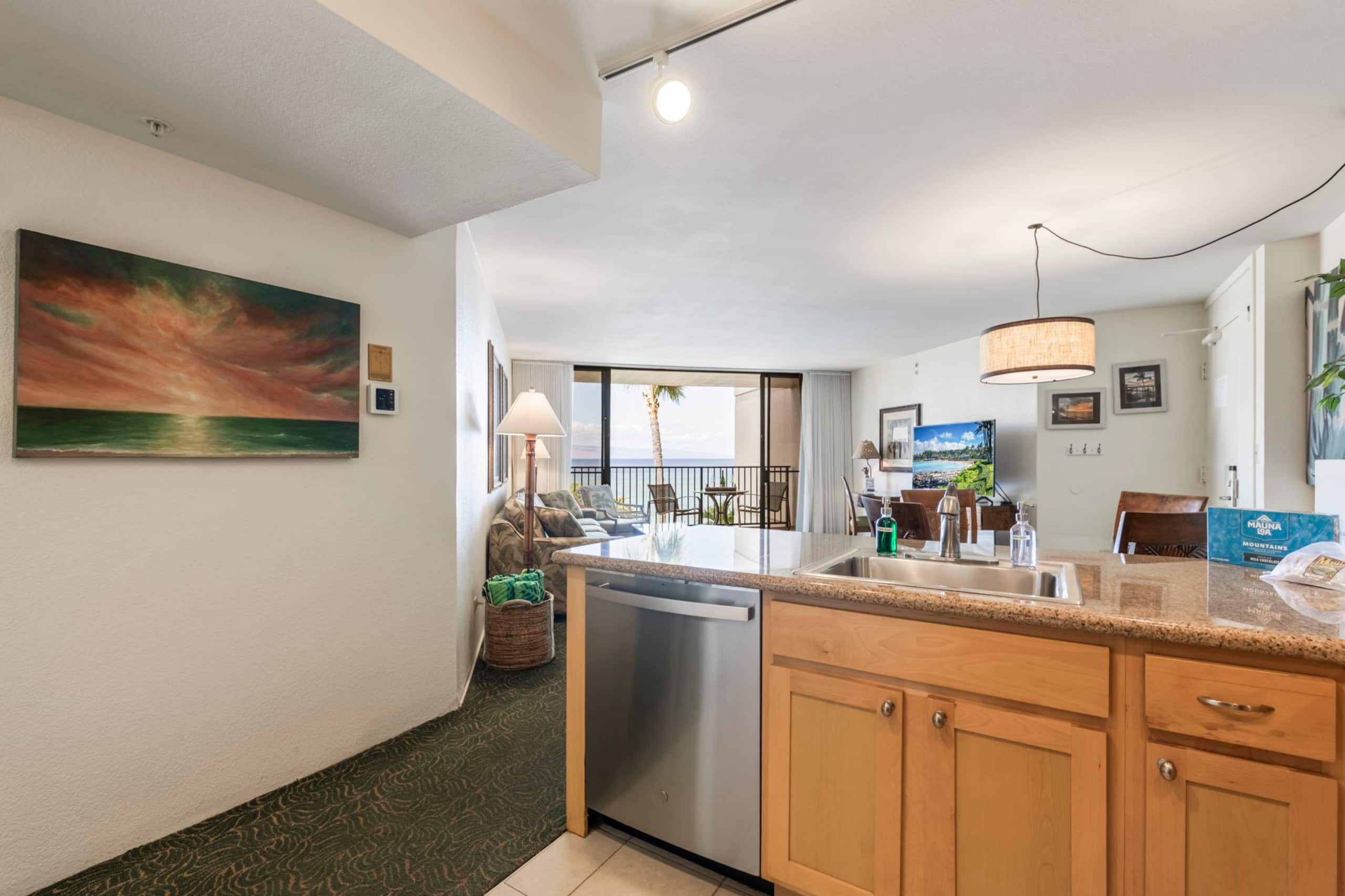 Condo in Lahaina · ★5.0 · 1 bedroom · 2 beds · 1 private bath - Image 11