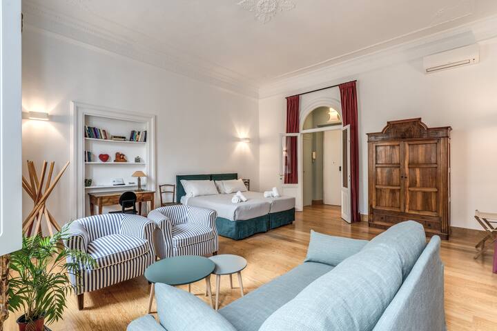 Via del Corso charming@Palazzo Doria Pamphili gallery image 3