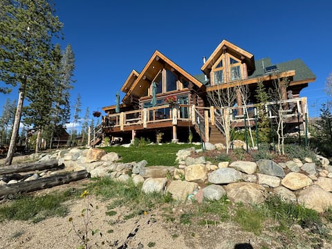 NEW! Large Lakefront Log Cabin with beach & boats