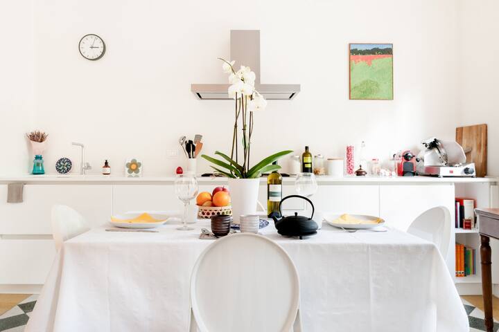 The Checkerboard, with balcony & Audrey Hepburn gallery image 4