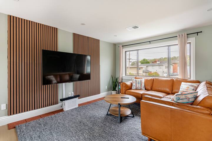 Modern Coastal Living Near Beaches, Restaurants gallery image 4