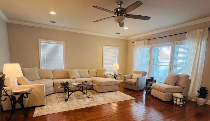 Waterfront Home Close To Beach & Pensacola - Milton, FL