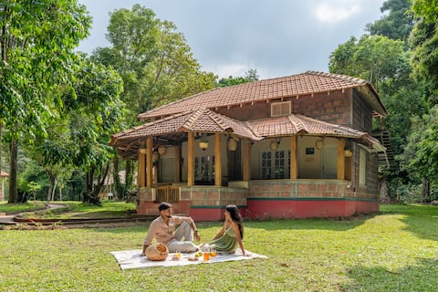 Coffee Cottage by Raho Stream View Estate Escape