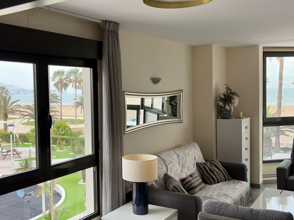 Airbnb con mejor rendimiento: First Line Apartment with Pool en Cullera