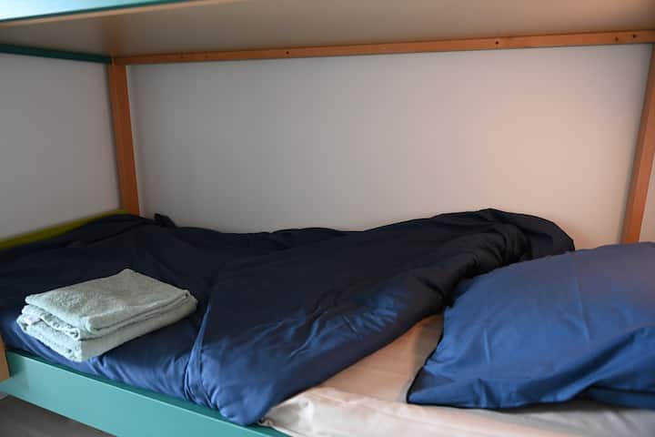 พื้นที่นอนเตียงสองชั้นตรงทางเข้า