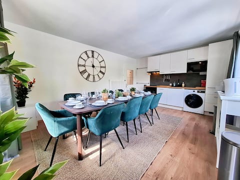 6 Room Family Apt near the Lake