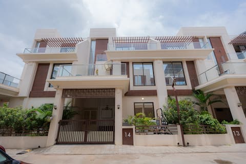 Premium 4bhk NRI villa | Arya Stay