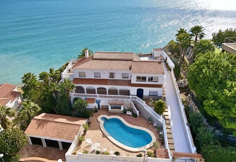 Villa for 10 p, swimming pool & splendid sea view
