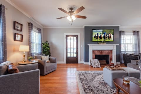 Bourbon Trail Getaway|Hot Tub, Sauna& Shuffleboard