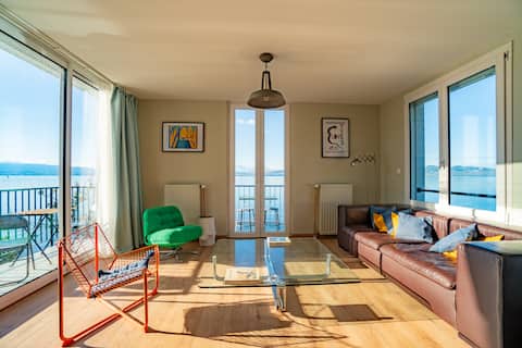 La Villa du Lac - The Floor