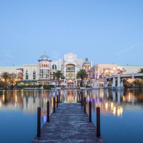 ZALS – Luxury Penthouse -Crystal Towers gallery image 3