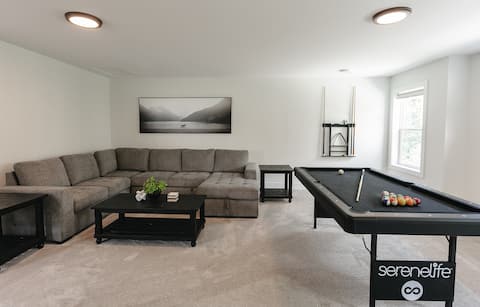 Northshore Executive Home with Lake Access