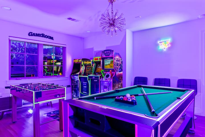 Sleep 16|Mini Golf|Arcade|Patio|Pool Table & Fun