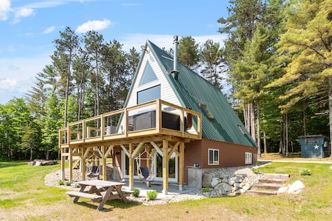 Privacy, River, Pond, A frame Hot Tub EPIC Views,