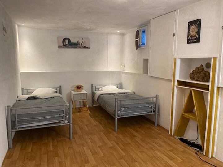 غرفة النوم 2