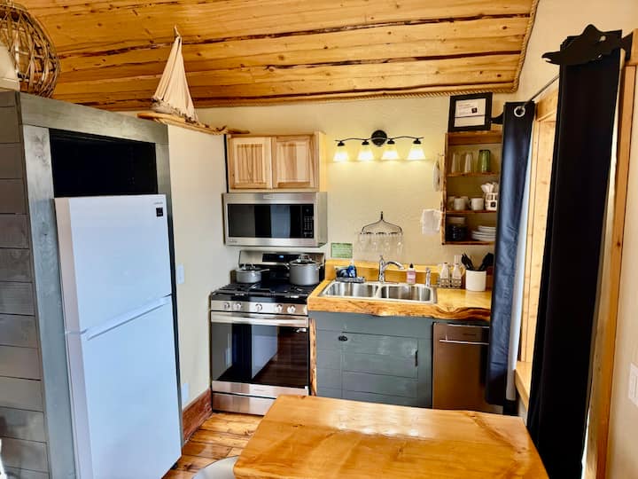 Mast And Quarter Deck Ocean View Cabin - Homer, AK