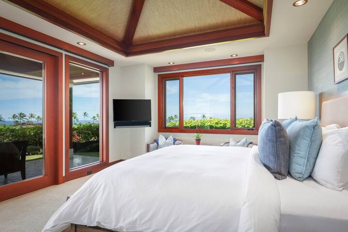 Puukole 28–Deluxe Ocean View & Daily Housekeeping