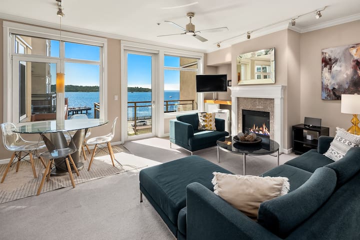 Luxury Waterfront Condo Steps to Pike Place Market