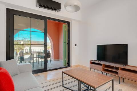 Carefully Designed Villa in Alaçatı Port