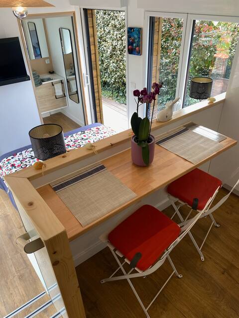 Top Airbnb: The blue cedar: comfortable lodge, jacuzzi, parking in Saint Valery Sur Somme