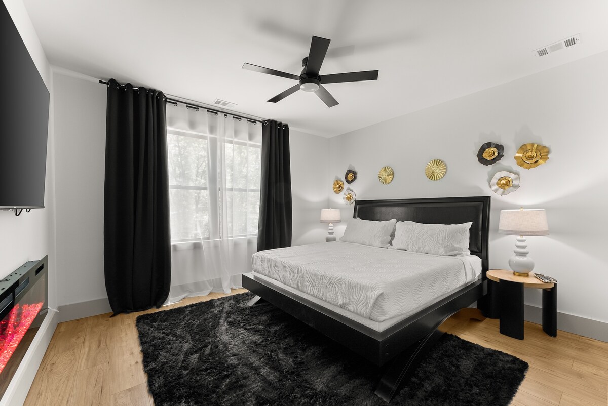 The Estate, 5 king beds, near Chateau Elan