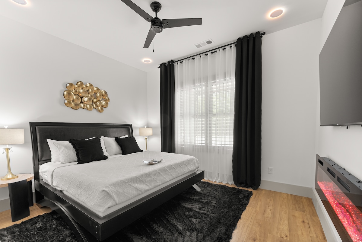 The Estate, 5 king beds, near Chateau Elan