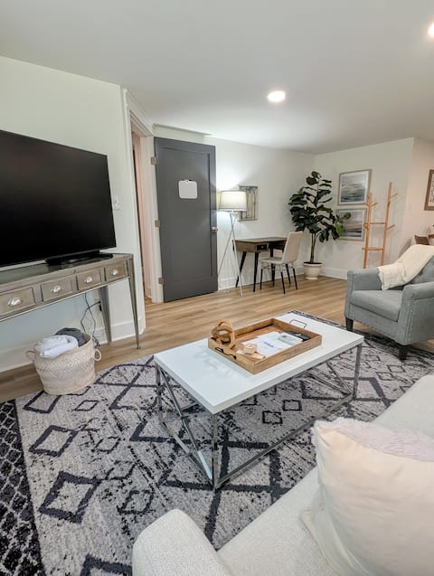 Popular Airbnb listing: Durham Studio Guesthouse in Chapel Hill