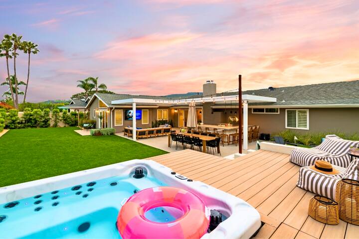 Luxury 5BR Retreat:Jacuzzi-Fire Pit-Game Room-Golf