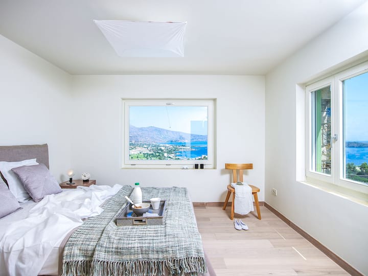 Ground Floor: Bedroom 3 with king bed, en-suite bathroom and direct access to the terrace