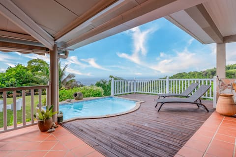 Villa Caféière, Creole villa with punch tray
