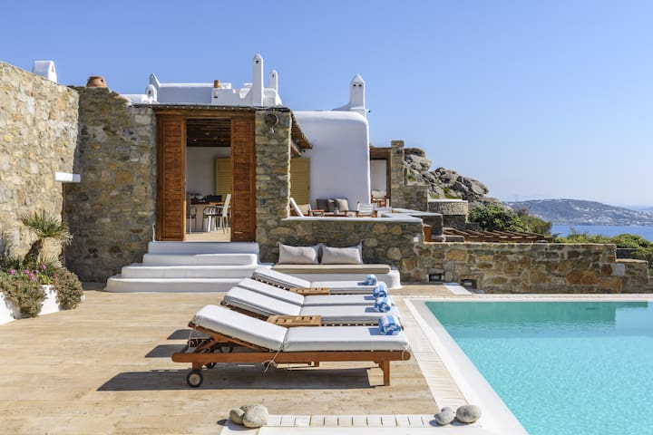 Villa Yasmina w/private pool, 5 min from town