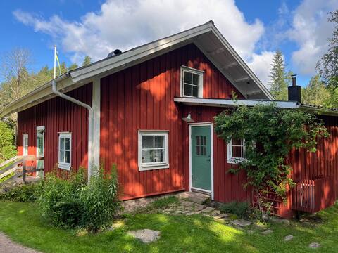 Vävstugan, an idyllic Swedish cottage from ca 1850