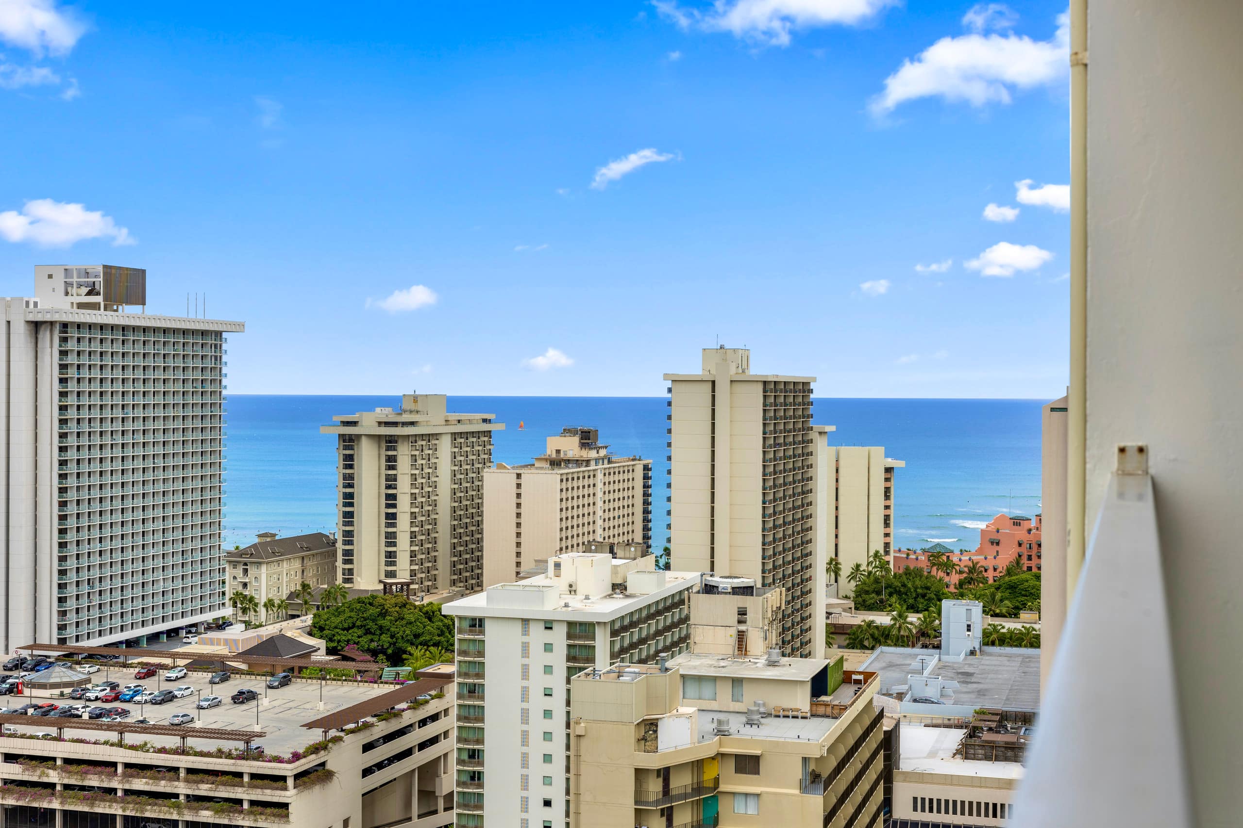 30FL Hale Nalu Waikīkī | Oceanview King Bed Studio - Image 22