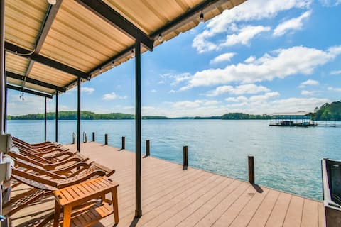 Lake Hartwell Escape | Dock, Kayaks & Game Room