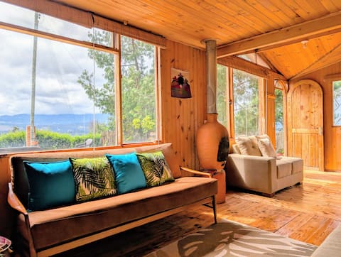 Top Airbnb: Cabin overlooking the reservoir in Guatavita