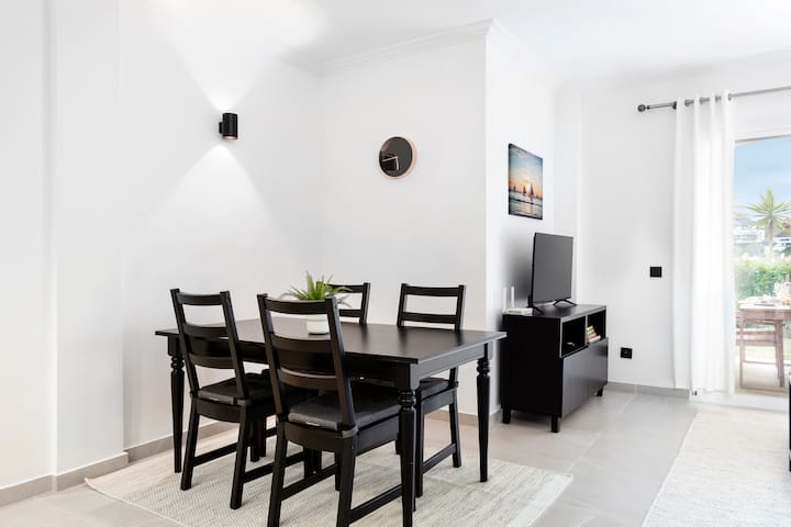 Marbella 3bd Apartment · 3 Pools · Fantastic Views - プラヤ・プエルト・バヌス
