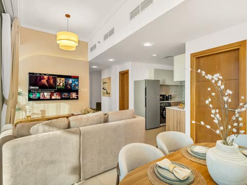 Successful Airbnb property: Sensational direct Sea & AIN View / Palm Jumeirah in Al Sufouh Second