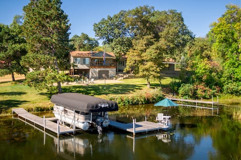 Cabin 8 Retreats on Big Portage Lake: The Lodge