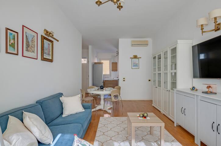 “Vivi Milano” New Apartment in Duomo+ 2 Big Camere gallery image 2